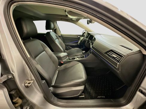 Used 2019 Volkswagen Jetta SEL FWD image 32