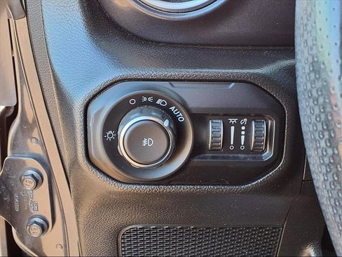 Used 2022 Jeep Wrangler Unlimited Rubicon w/ Trailer Tow Package image 22