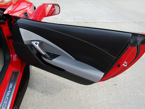 Used 2019 Chevrolet Corvette Z06 RWD image 14