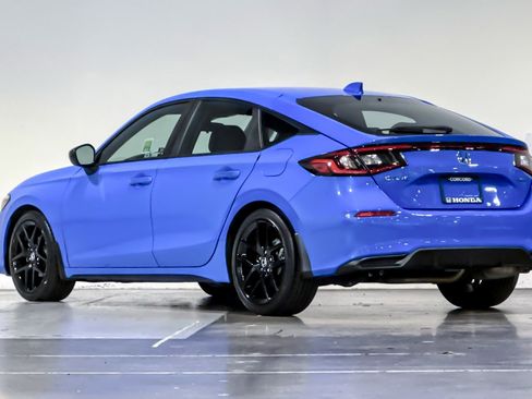 Used 2024 Honda Civic Sport image 3