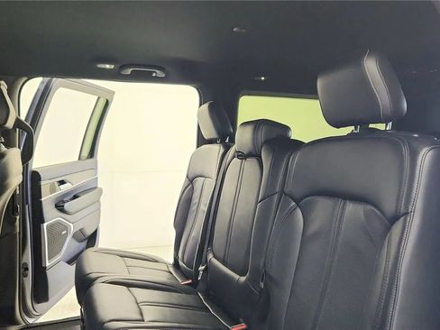 Used 2024 Jeep Wagoneer L Series II w/ Flexible Seating Group image 32