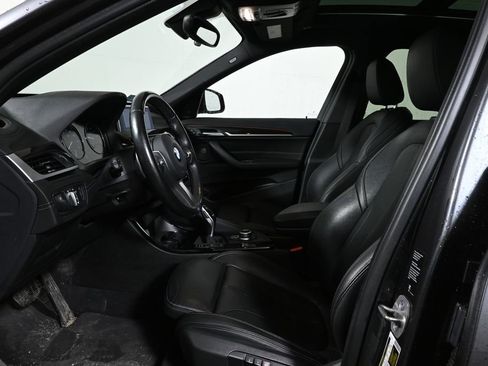 Used 2021 BMW X1 xDrive28i w/ M Sport Package image 3