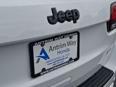 Used 2020 Jeep Grand Cherokee Altitude AWD/4WD image 31
