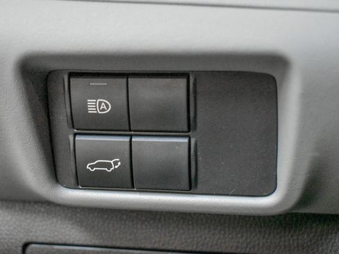 Used 2022 Toyota Highlander XLE image 18