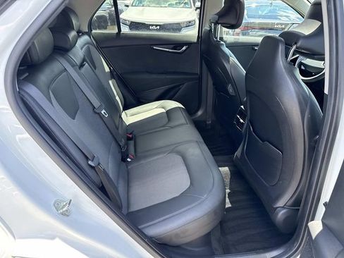 Used 2023 Kia Niro EX Touring FWD image 11