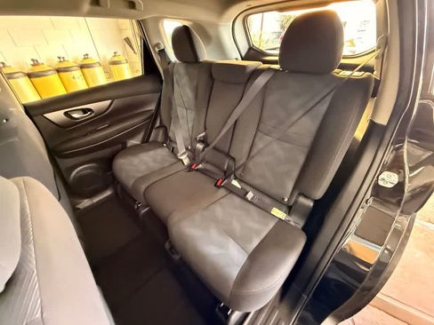 Used 2016 Nissan Rogue S FWD image 13