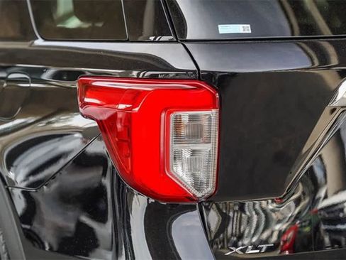 New 2024 Ford Explorer XLT w/ Equipment Group 202A image 9