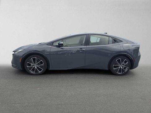 Certified 2026 Toyota Prius XLE FWD image 6