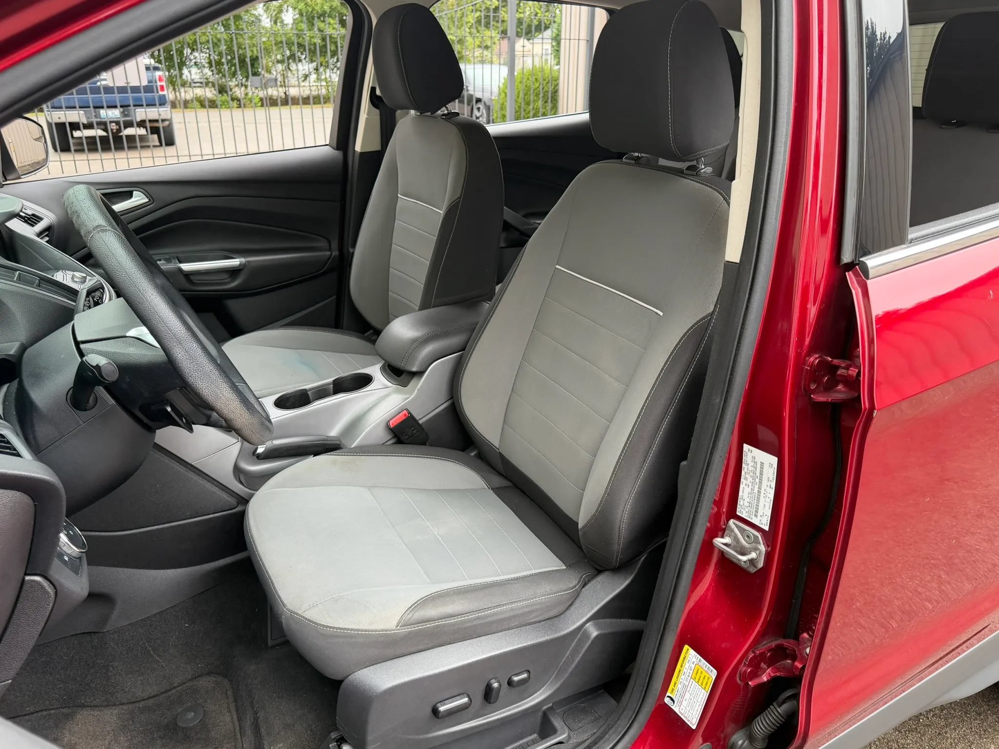 Used 2014 Ford Escape SE w/ Equipment Group 201A FWD image 9