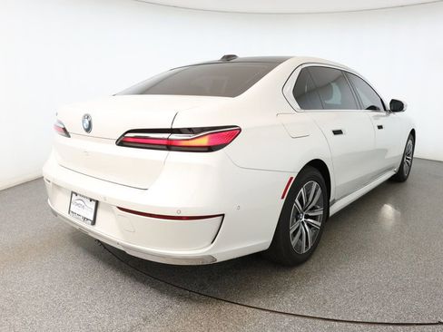 Used 2024 BMW i7 eDrive50 image 4