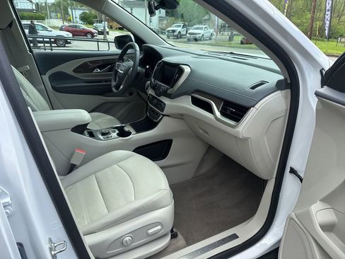 Used 2024 GMC Terrain Denali w/ Denali Premium Package AWD/4WD image 30