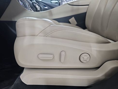 Used 2017 Buick Envision Essence AWD/4WD image 34