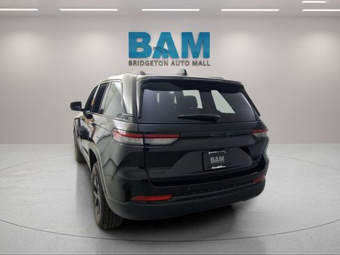 New 2025 Jeep Grand Cherokee Altitude image 56