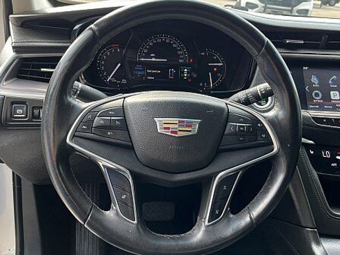Used 2017 Cadillac XT5 Luxury FWD image 9