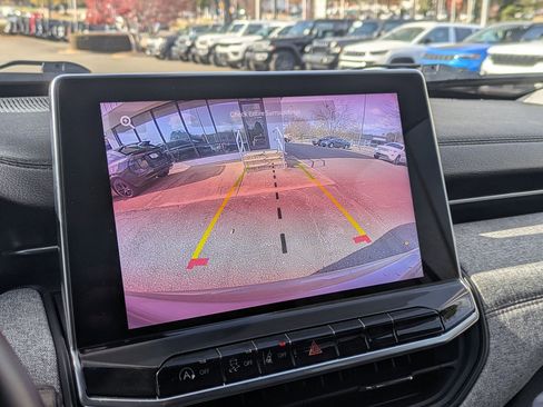 Used 2022 Jeep Compass Latitude image 13