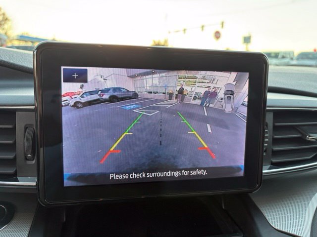 Used 2020 Ford Explorer XLT w/ Equipment Group 202A AWD/4WD image 18