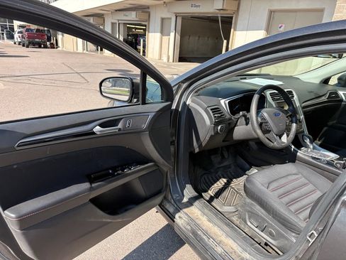 Used 2016 Ford Fusion SE w/ Equipment Group 201A FWD image 15
