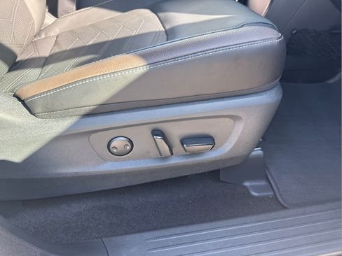 Certified 2025 Nissan Pathfinder Platinum w/ Cargo Package FWD image 45