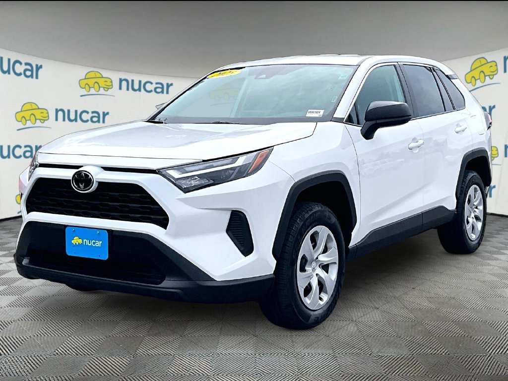 Used 2025 Toyota RAV4 LE AWD/4WD image 3