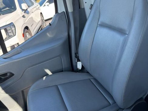 Used 2019 Ford Transit 250 138 RWD image 11