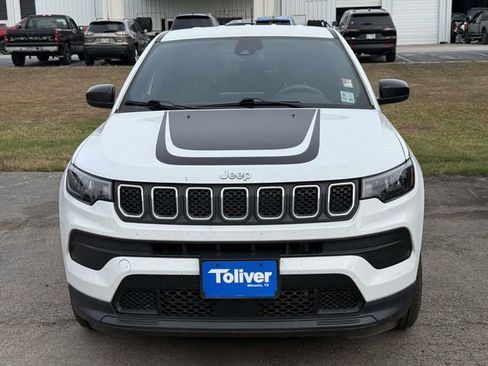 Used 2023 Jeep Compass Sport w/ Mopar Graphics Package image 2