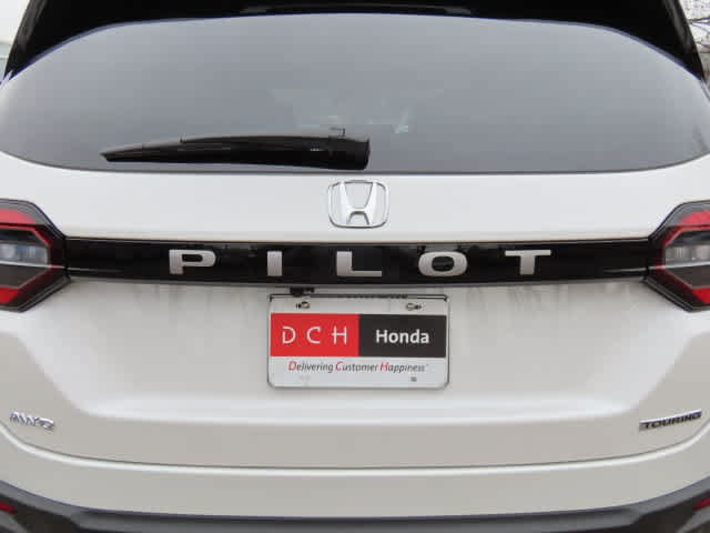 New 2026 Honda Pilot Touring image 7