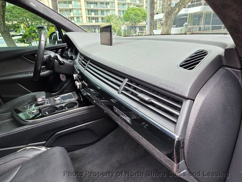 Used 2018 Audi Q7 3.0T Prestige w/ Prestige Package AWD/4WD image 32