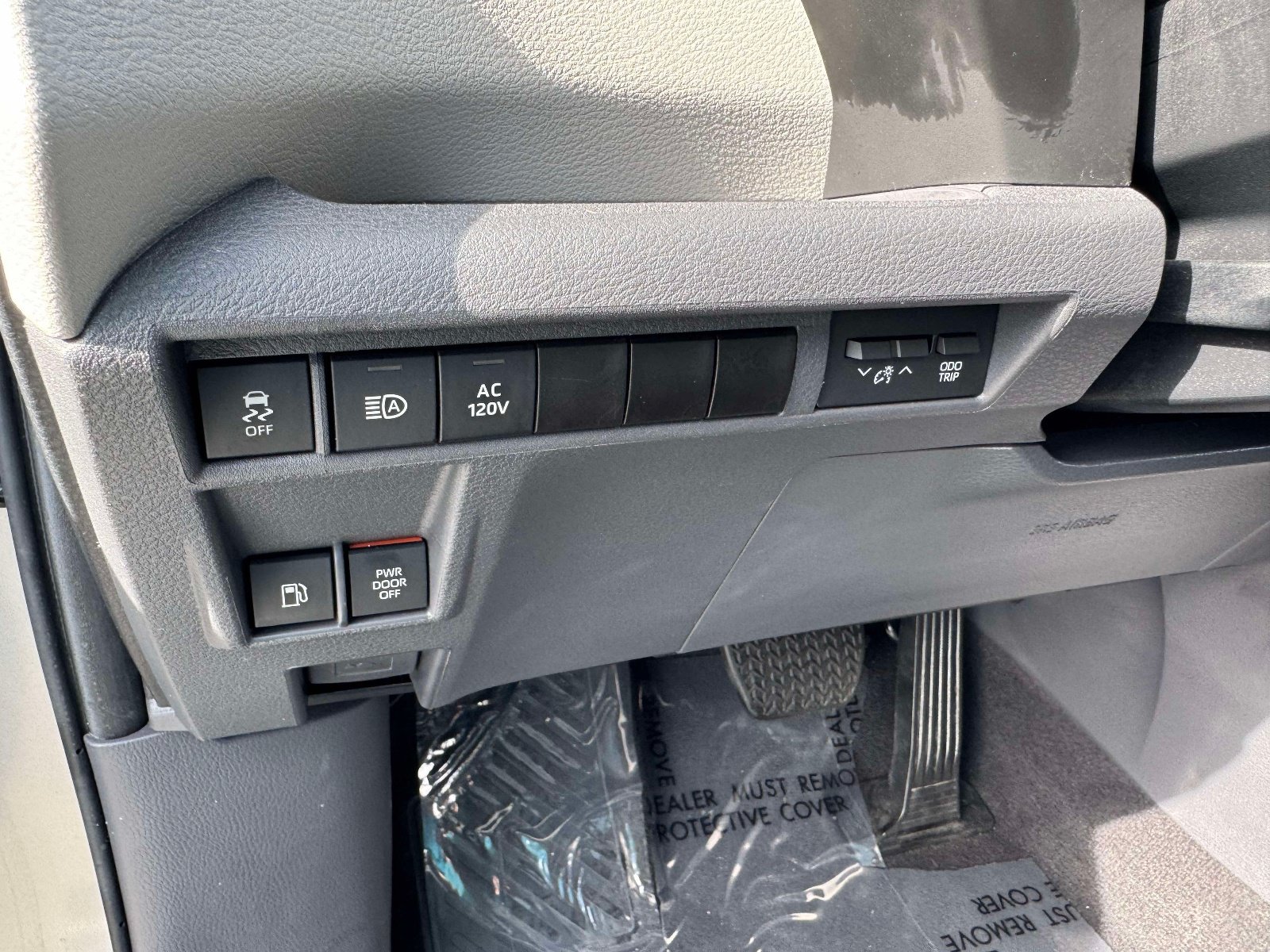 Certified 2024 Toyota Sienna XLE w/ XLE Plus Package AWD/4WD image 20