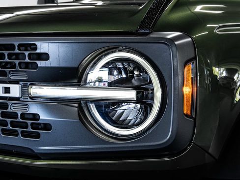 Used 2022 Ford Bronco Badlands AWD/4WD image 9