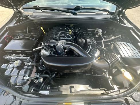 Used 2018 Jeep Grand Cherokee Altitude AWD/4WD image 28