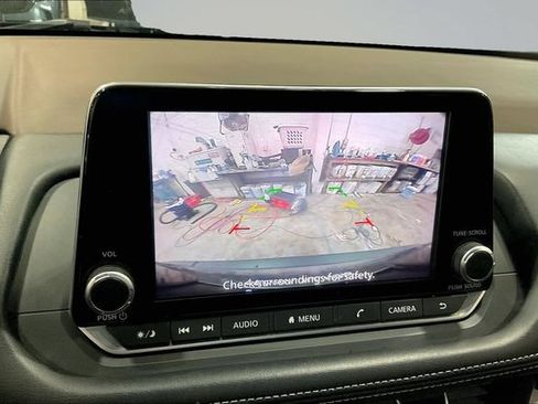 Used 2023 Nissan Rogue SV FWD image 21