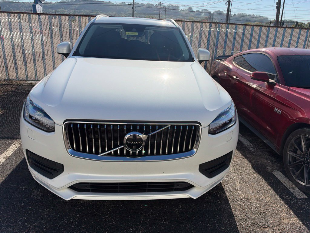 Used 2020 Volvo XC90 T6 Momentum AWD/4WD image 4