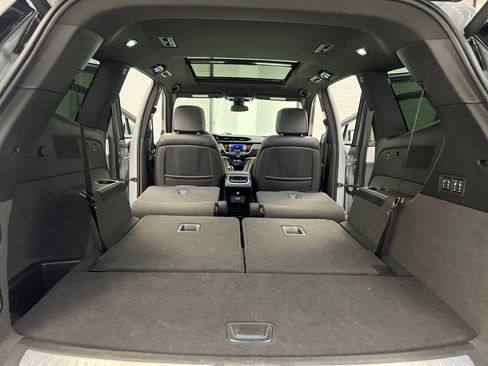 Used 2025 Cadillac XT6 Premium Luxury image 38