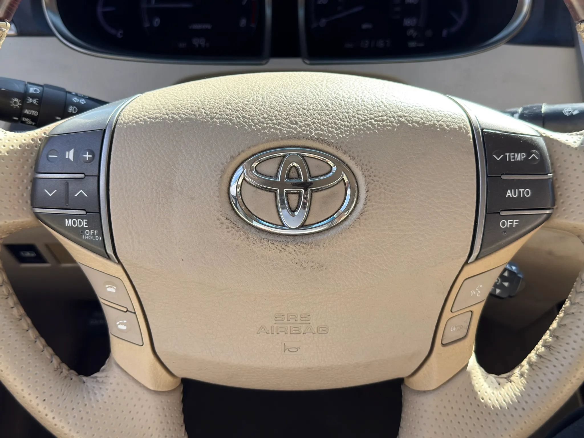 Used 2011 Toyota Avalon Limited FWD image 17