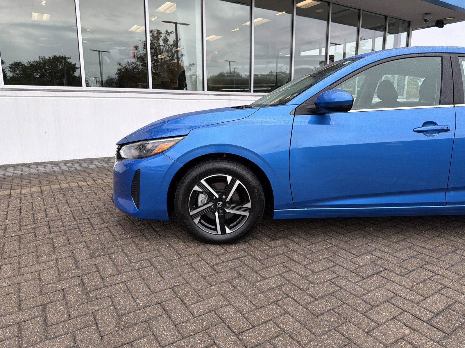 Used 2025 Nissan Sentra SV FWD image 9