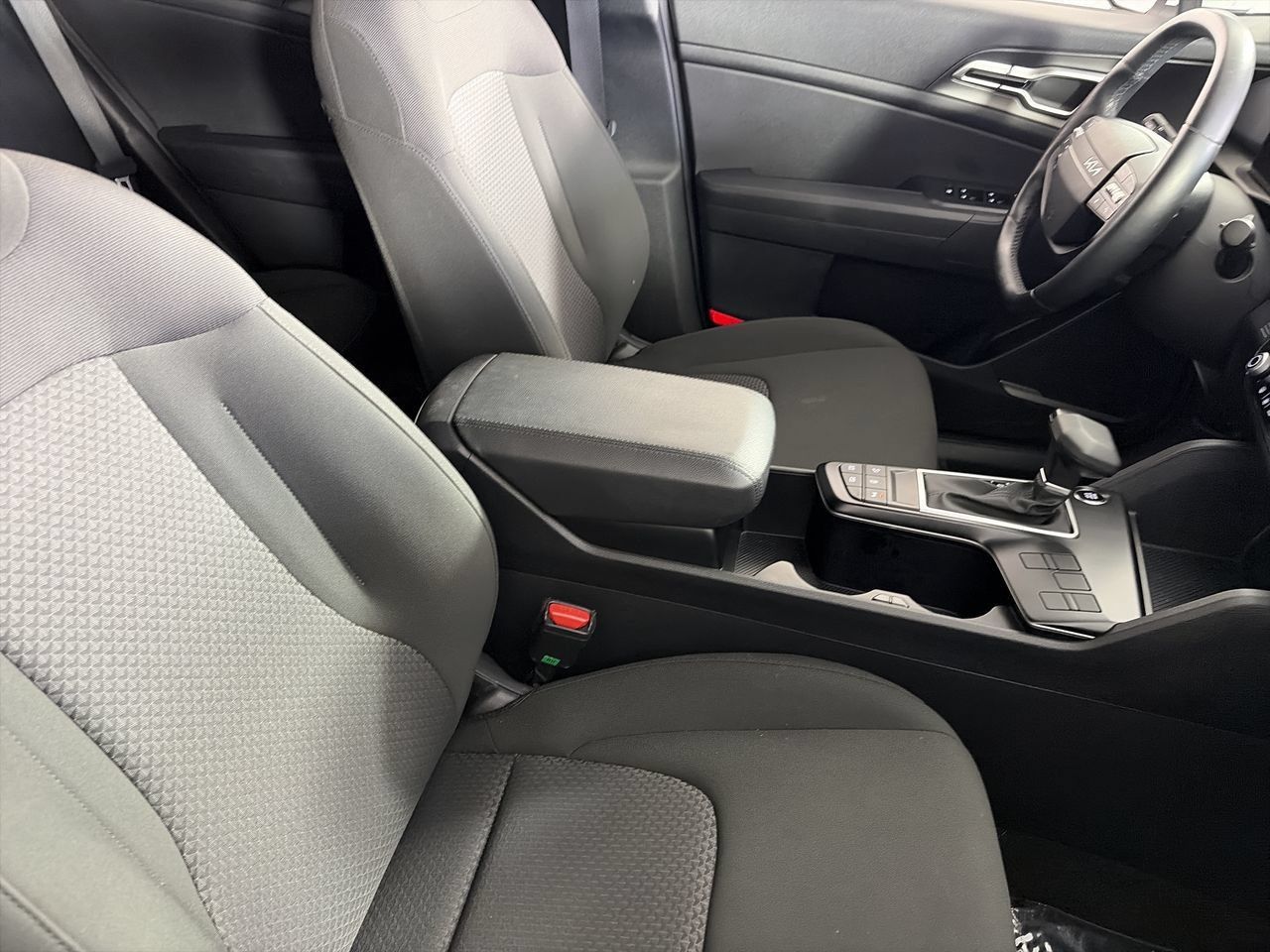 Used 2026 Kia Sportage LX FWD image 24
