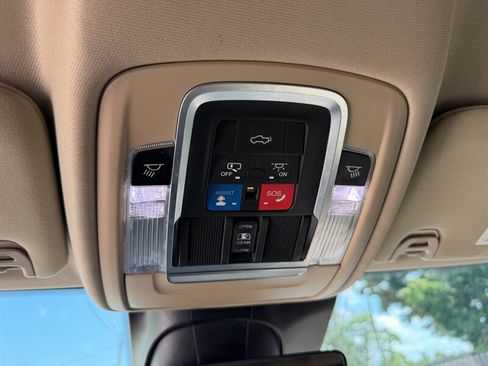 Used 2019 RAM 2500 Laramie AWD/4WD image 39