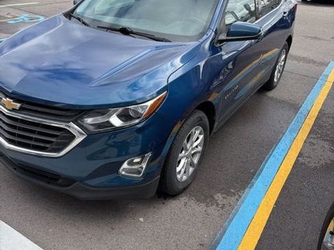 Used 2019 Chevrolet Equinox LT w/ Sun & Navigation Package image 3