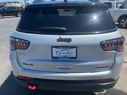 Used 2025 Jeep Compass Trailhawk AWD/4WD image 7