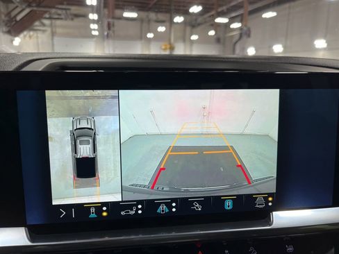 Used 2022 Chevrolet Silverado 1500 LTZ w/ LTZ Premium Package image 18