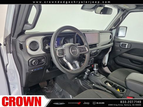 Used 2024 Jeep Wrangler Unlimited Sahara image 22