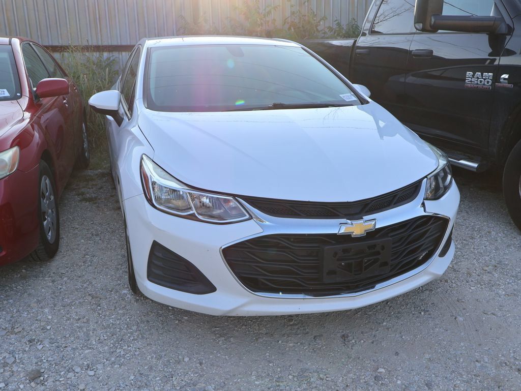 Used 2019 Chevrolet Cruze Sedan FWD image 14