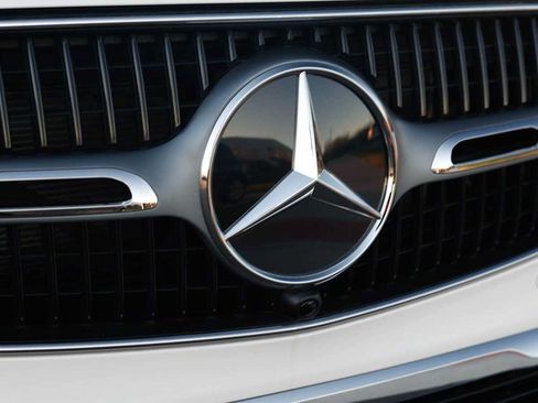 Used 2026 Mercedes-Benz GLC 300 4MATIC image 25