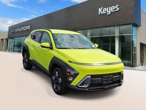 Certified 2025 Hyundai Kona SEL AWD/4WD image 3