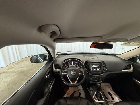 Used 2018 Jeep Cherokee Limited AWD/4WD image 14