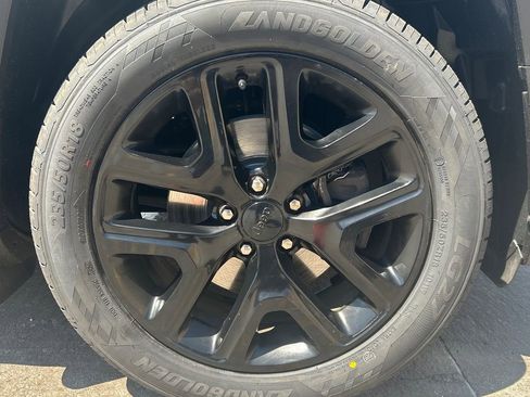 Used 2017 Jeep Renegade Altitude FWD image 16