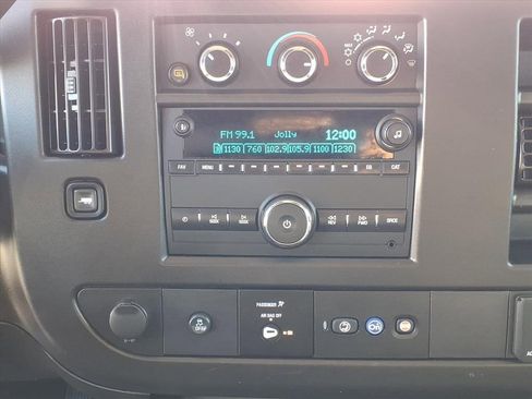 Used 2024 Chevrolet Express 2500 w/ Driver Convenience Package image 7