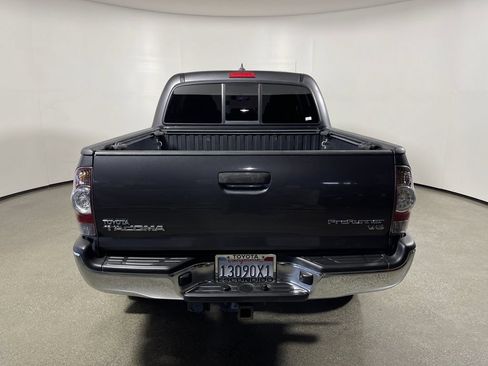 Used 2015 Toyota Tacoma PreRunner w/ TRD Off-Road Package RWD image 4