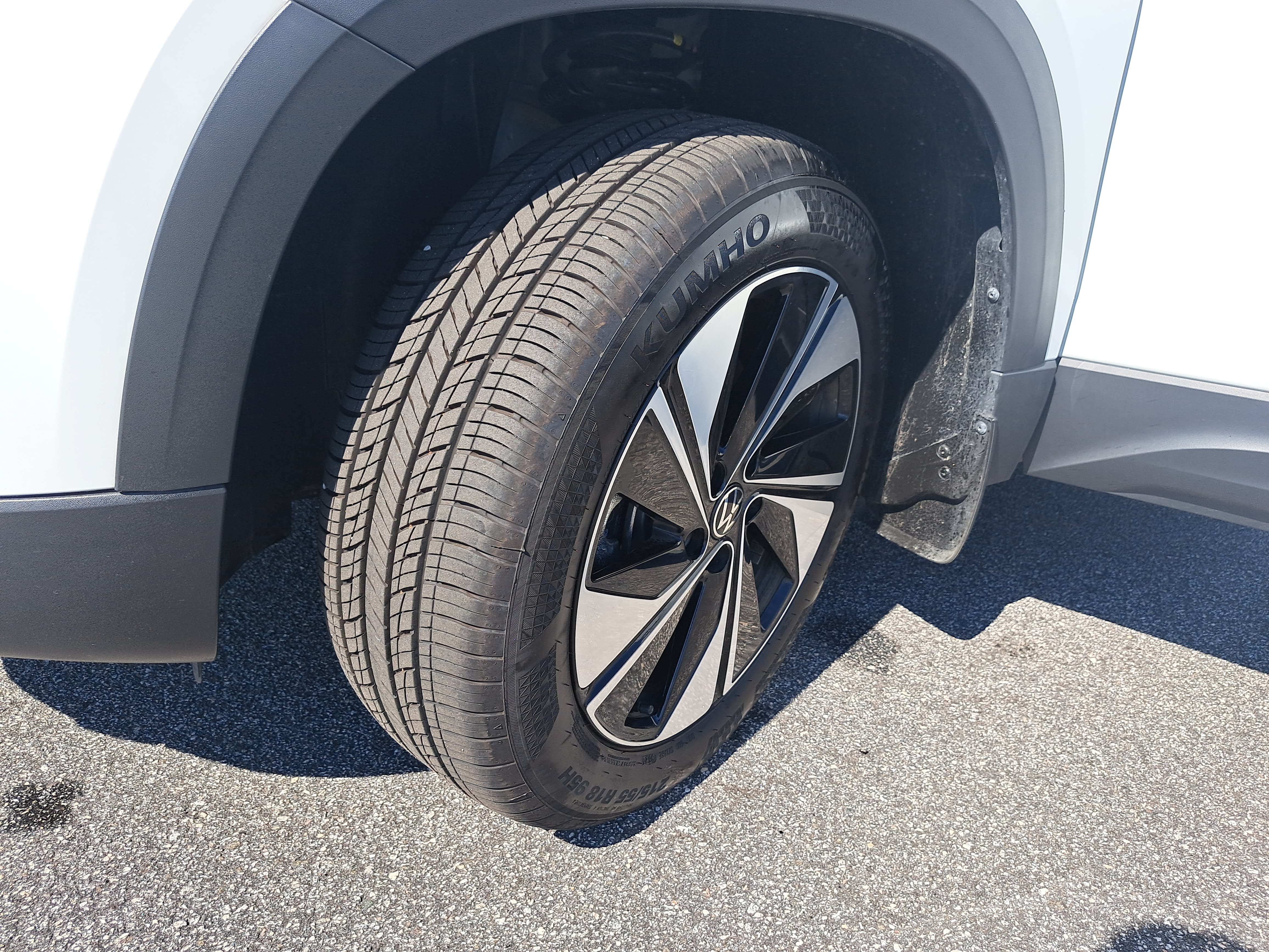 Certified 2026 Volkswagen Taos SE AWD/4WD image 32
