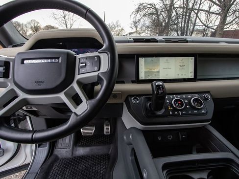 Used 2020 Land Rover Defender 110 S image 13